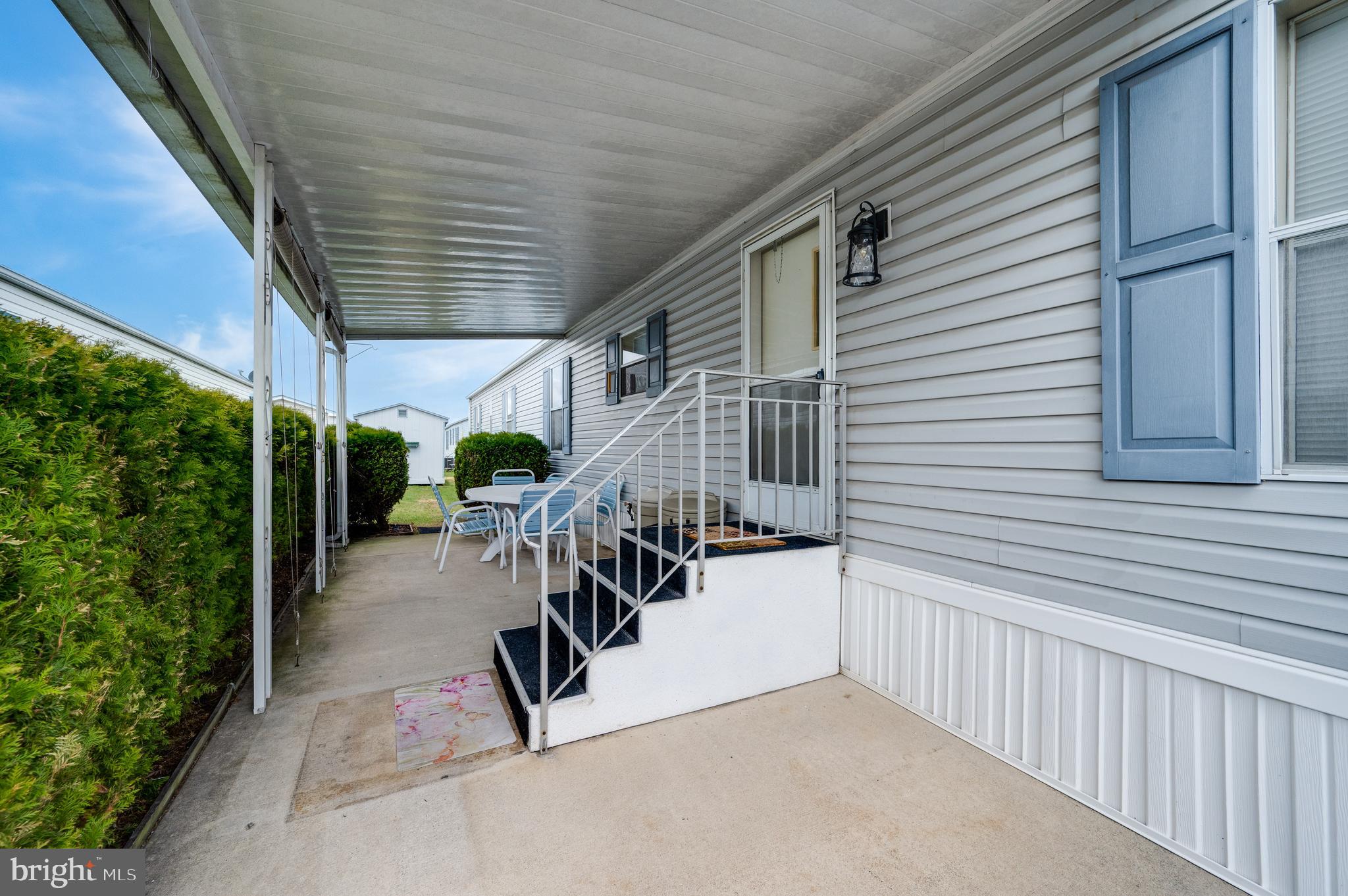 LAUREL COMMONS - Residential