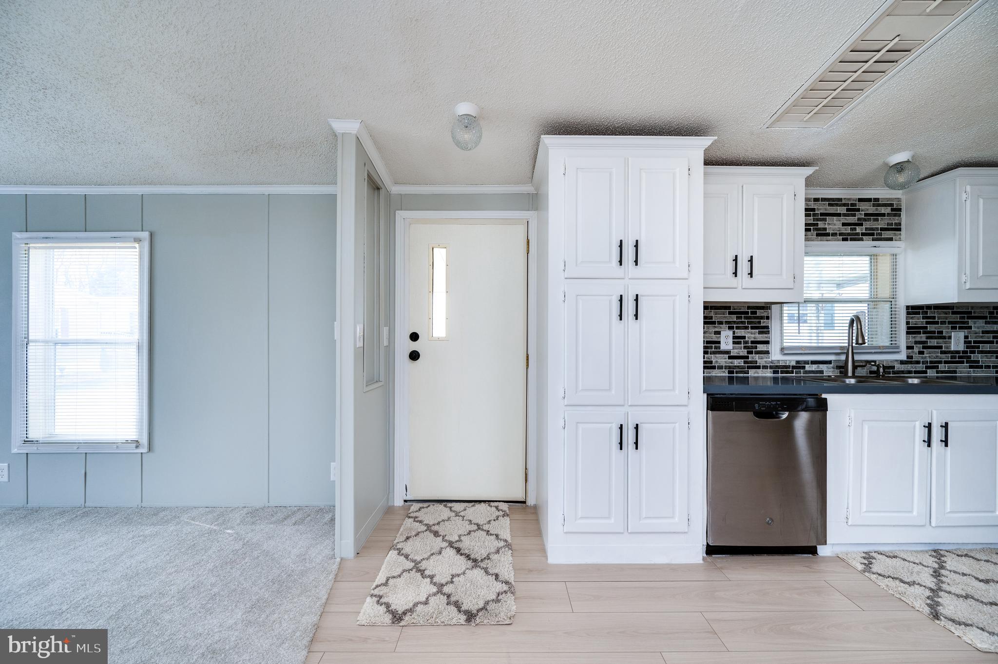 LAUREL COMMONS - Residential