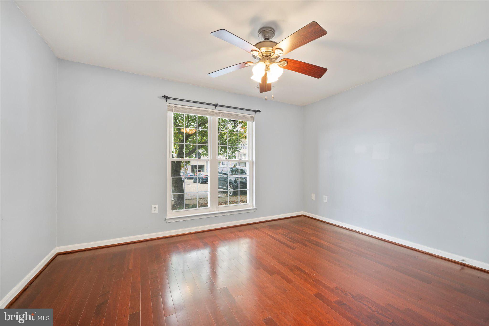 CONDO AT GUNSTON CORNER - Residential