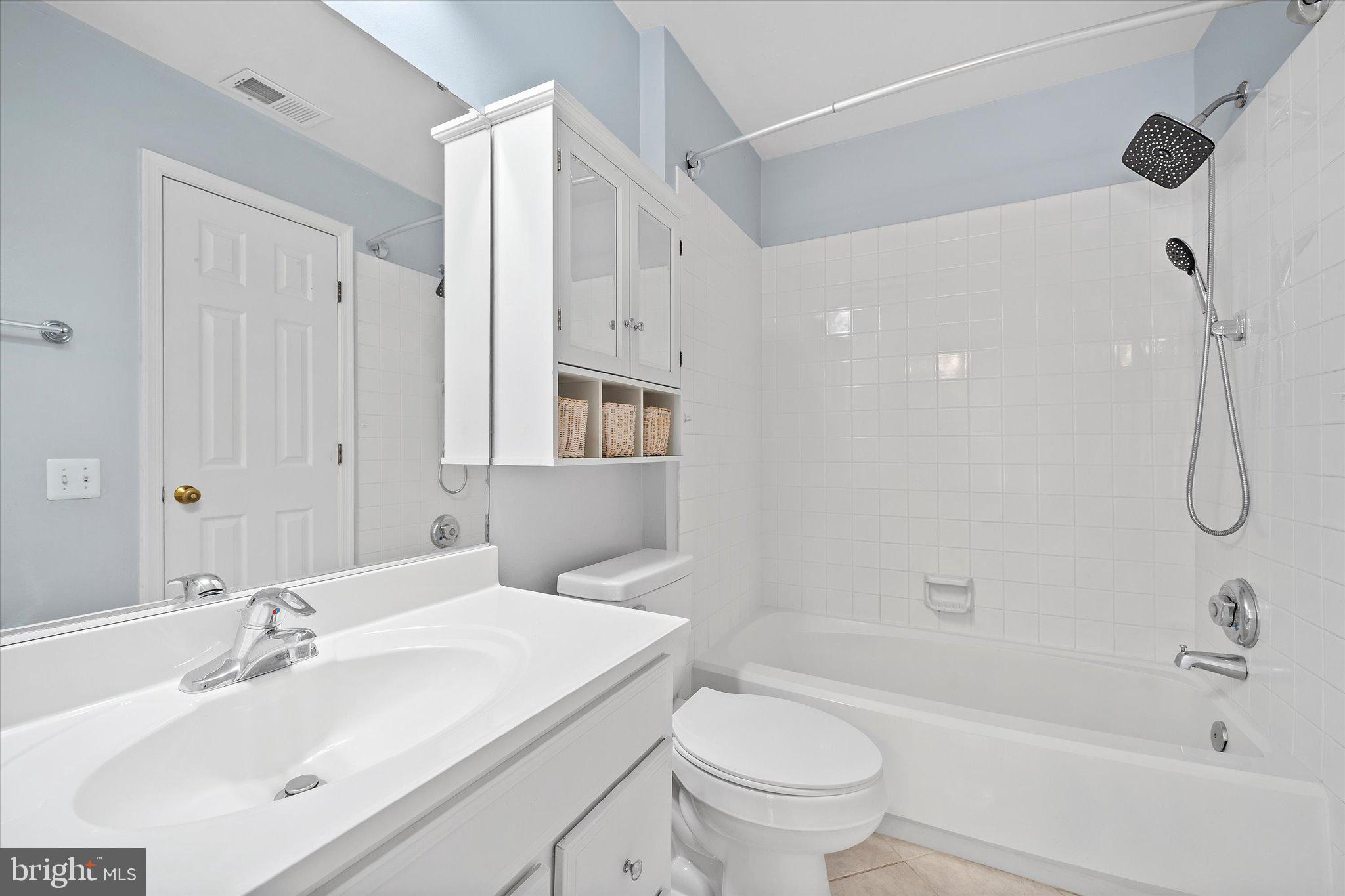 CONDO AT GUNSTON CORNER - Residential