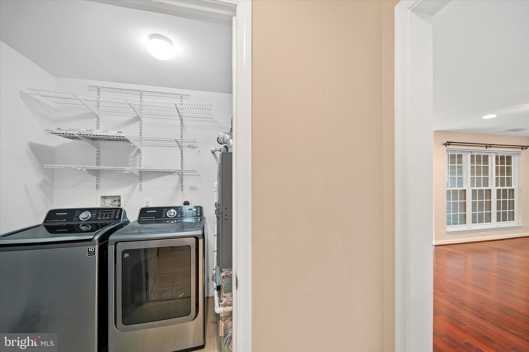 CONDO AT GUNSTON CORNER - Residential