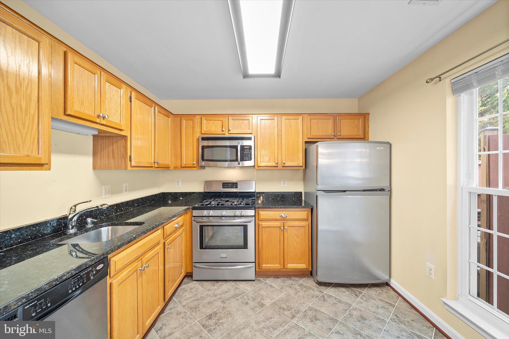 CONDO AT GUNSTON CORNER - Residential