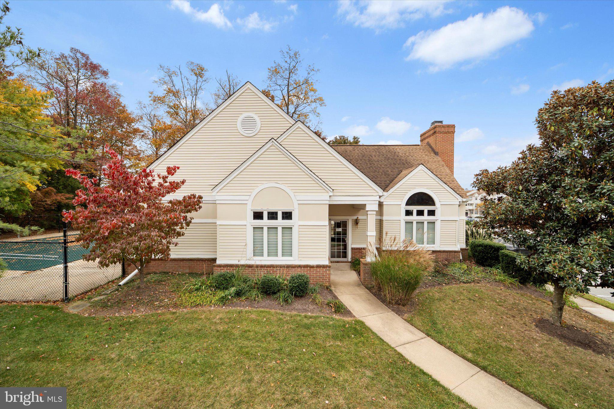 CONDO AT GUNSTON CORNER - Residential