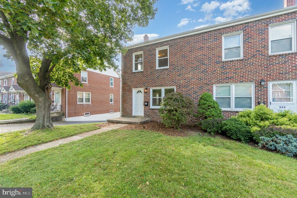 Photo of 528 E PARK ST, ELIZABETHTOWN, PA 17022 (MLS # PALA2039574)