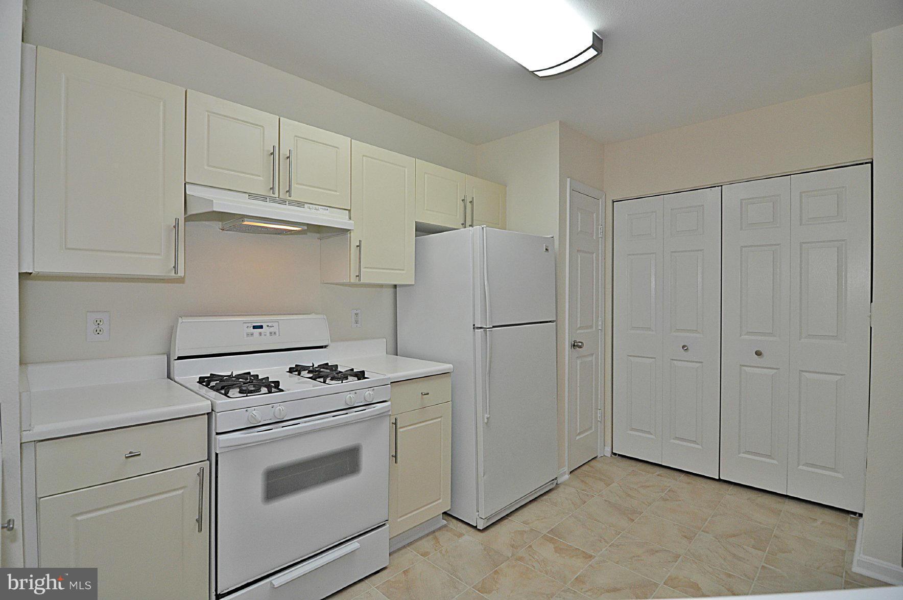 GATES OF FAIR LAKES - Residential Lease