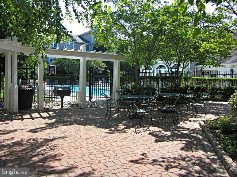 GATES OF FAIR LAKES - Residential Lease