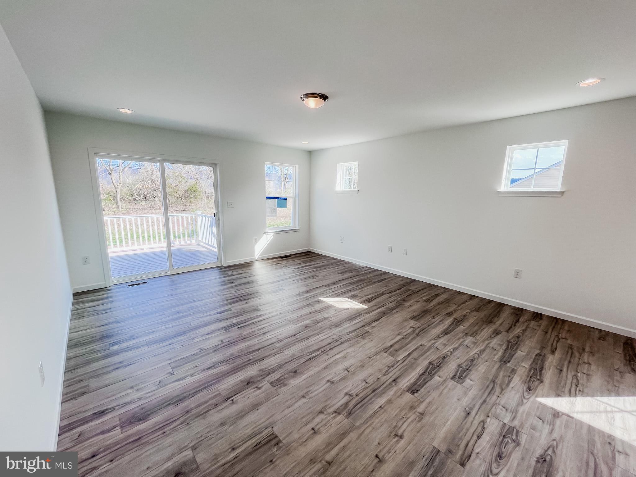 STONE MILL ESTATES - Residential