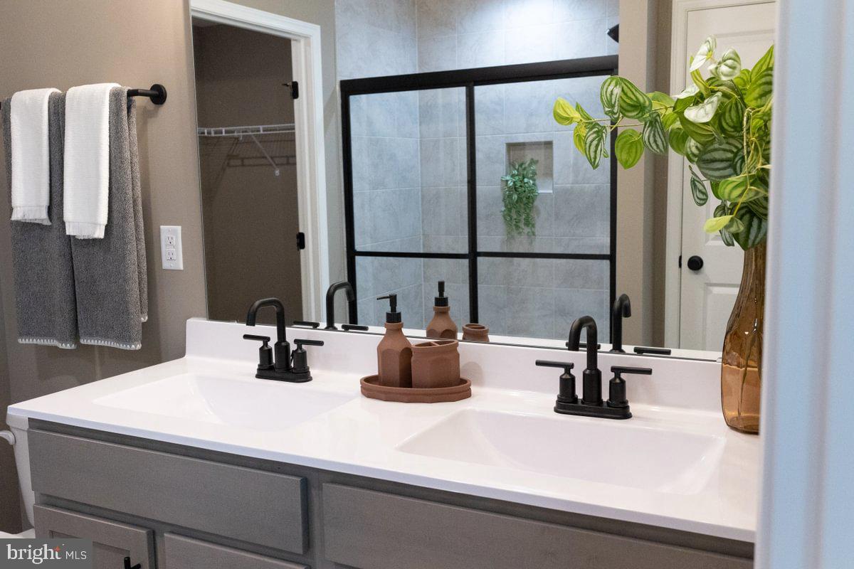 STONE MILL ESTATES - Residential