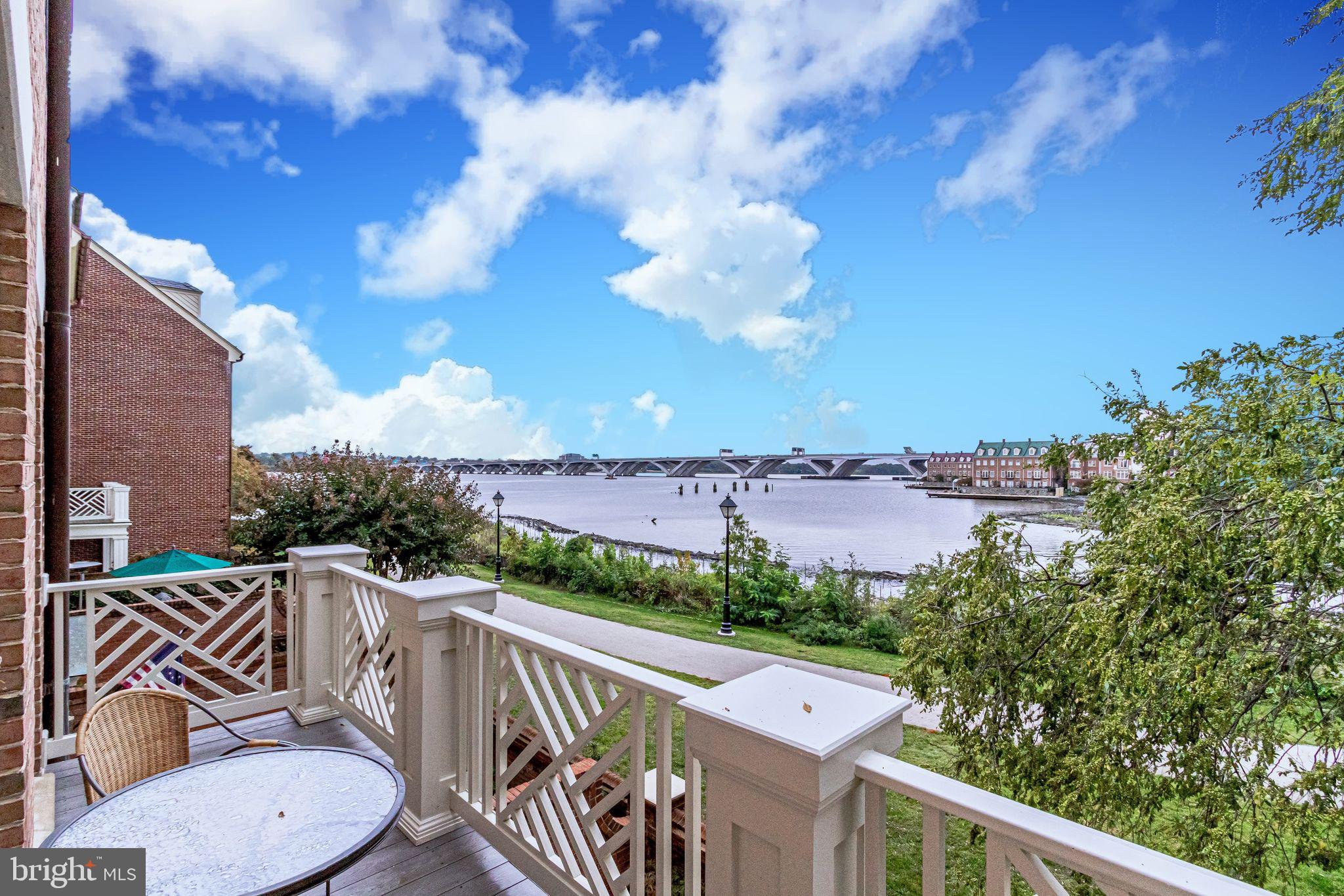 HARBORSIDE - Residential