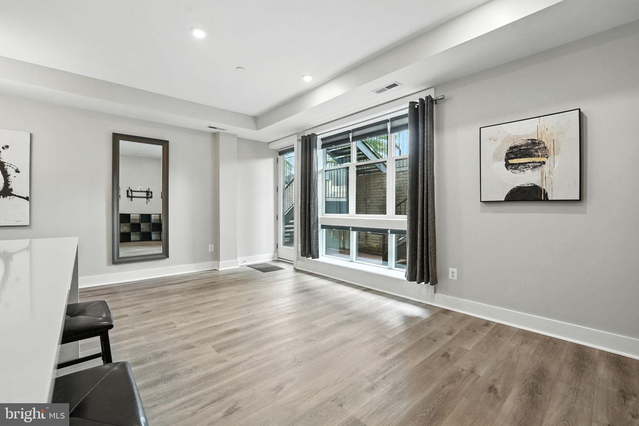 1114 SOUTH HIGHLAND 1