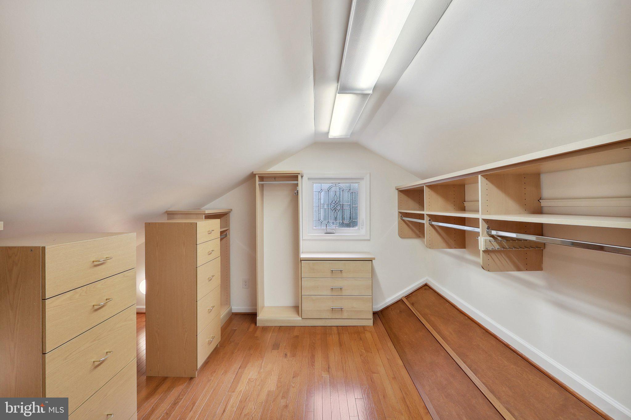 BELLEVUE FOREST - Residential