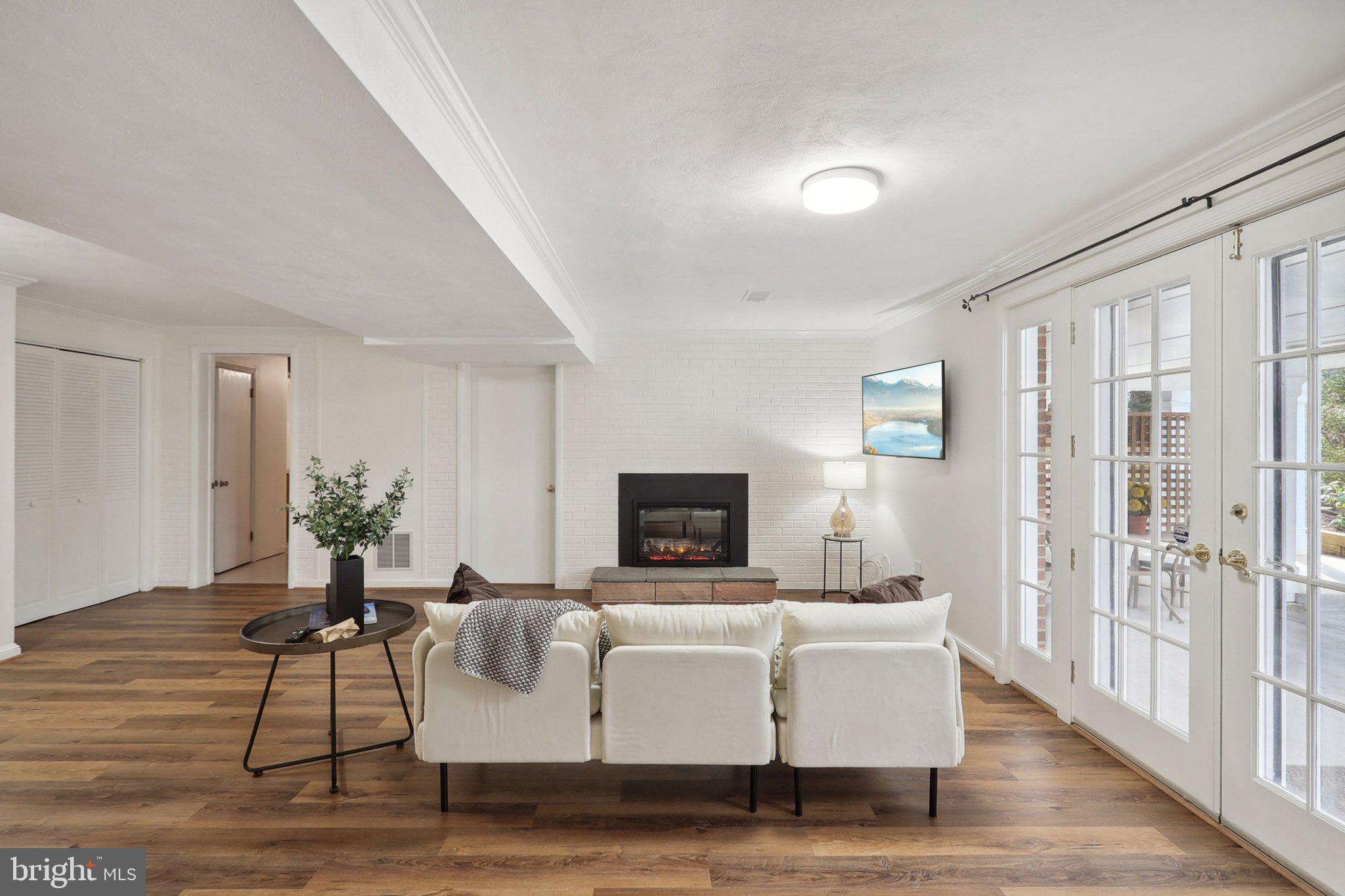 BELLEVUE FOREST - Residential