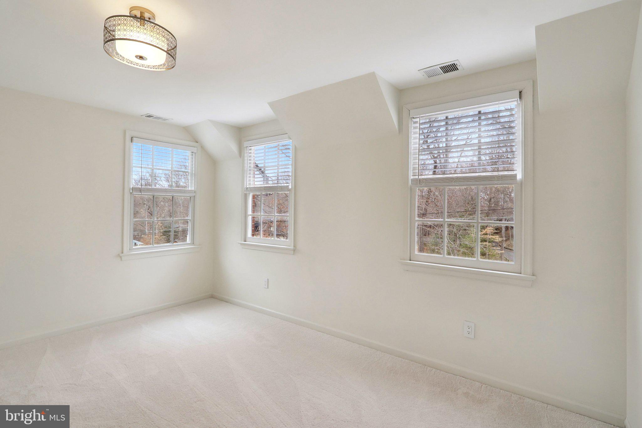 BELLEVUE FOREST - Residential