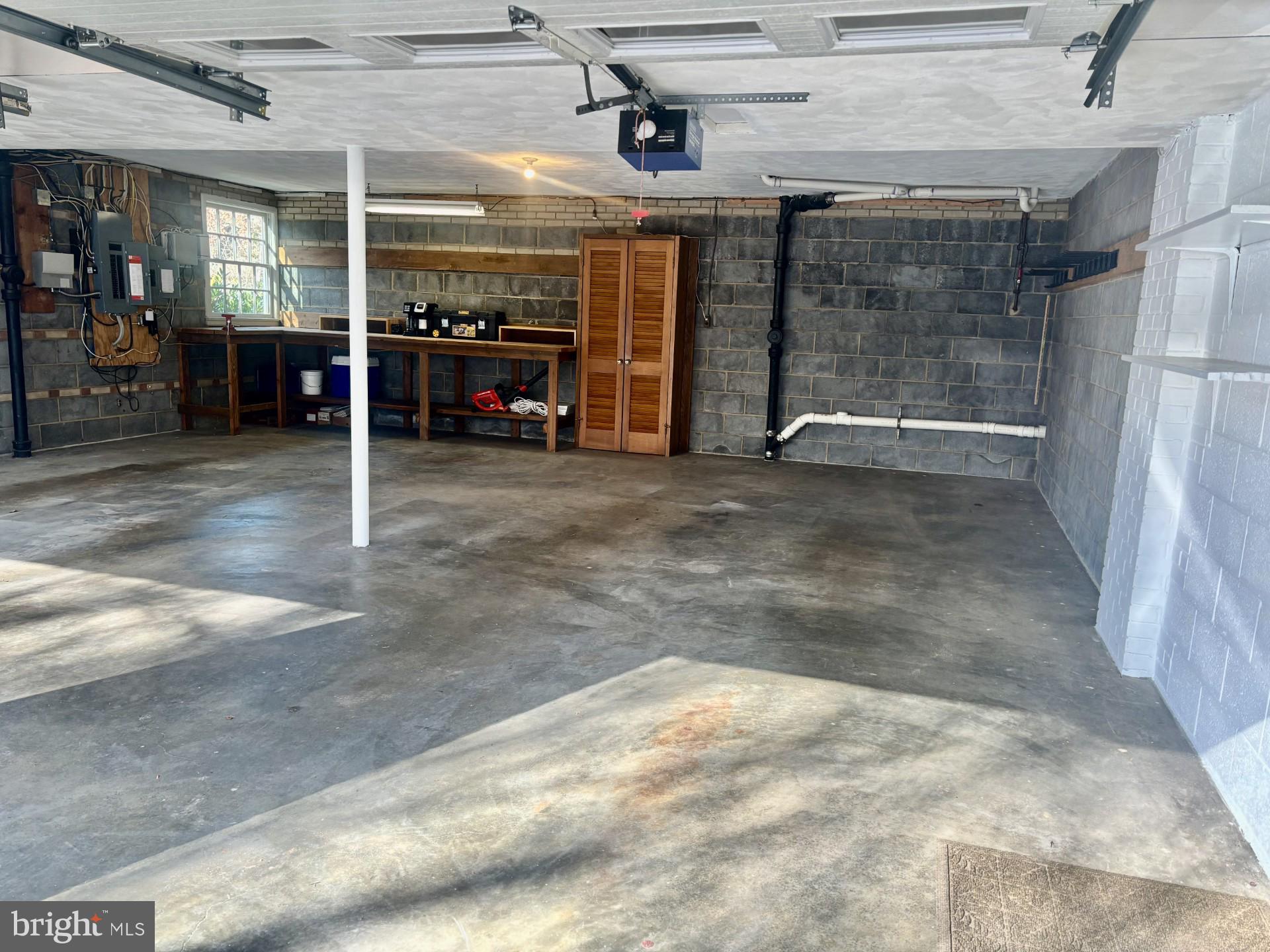 BELLEVUE FOREST - Residential