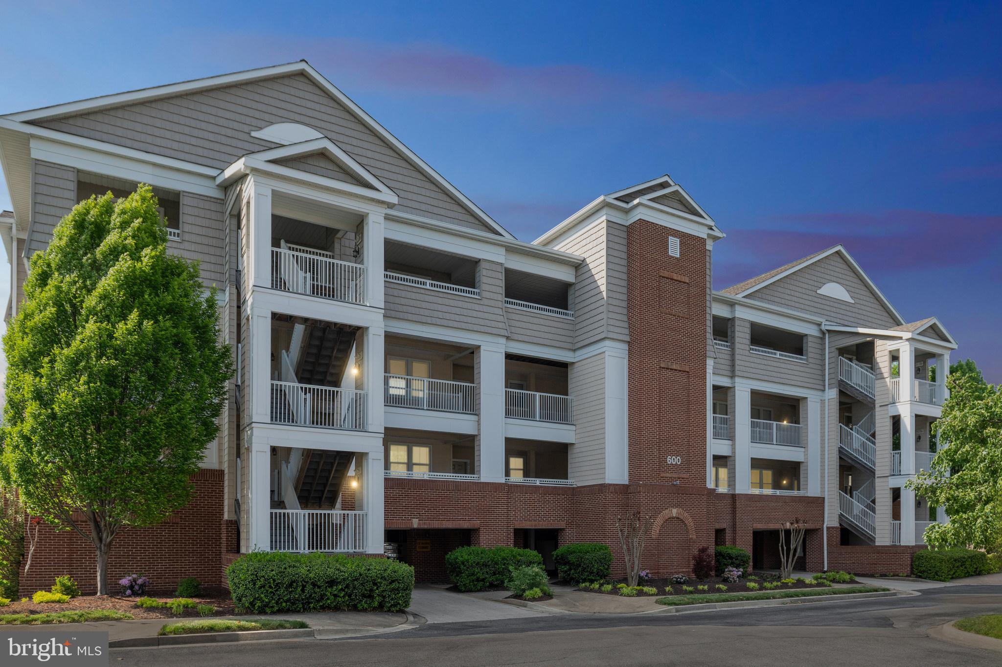611 OYSTER BAY PLACE 201