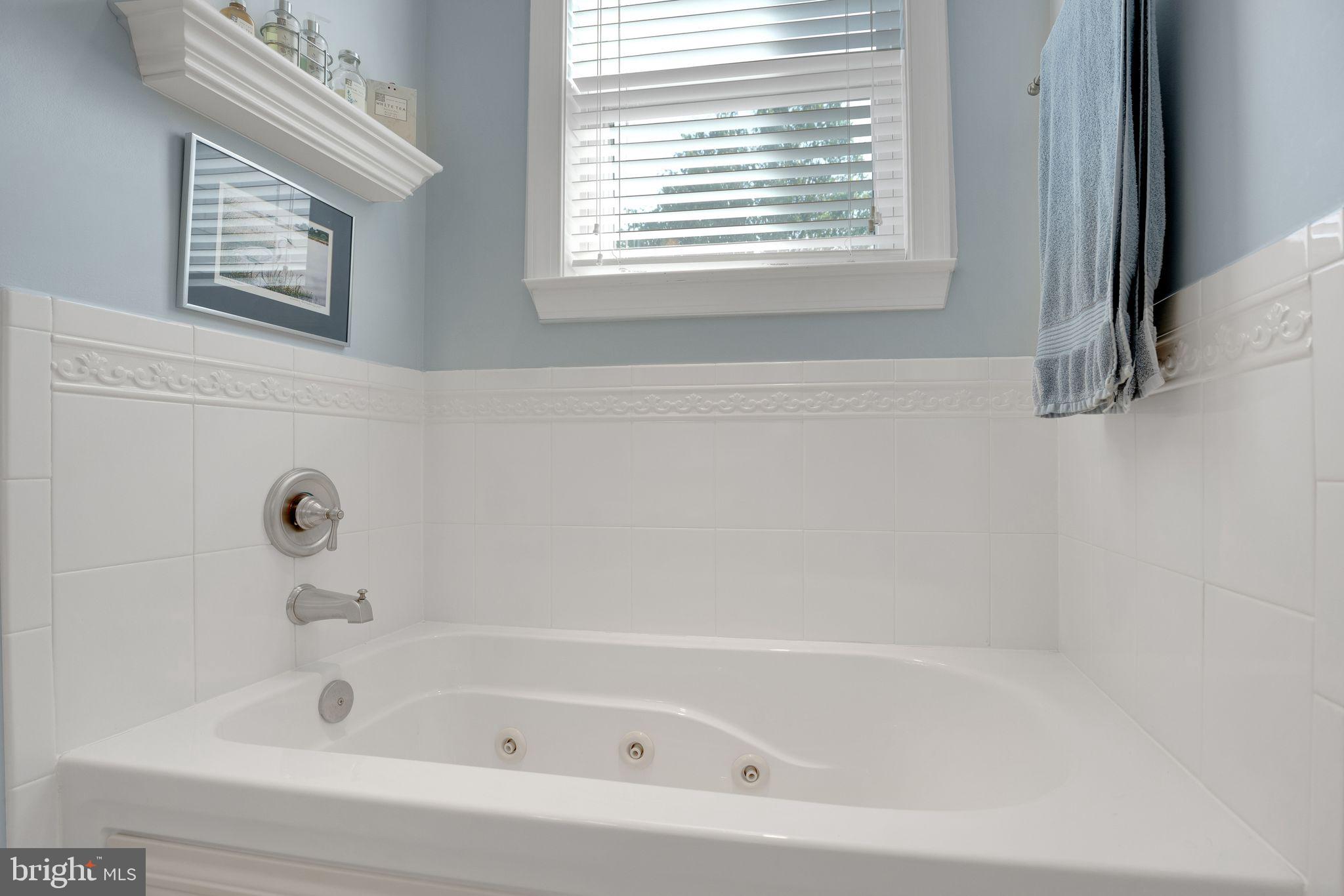 OYSTER BAY CONDOMINIUMS - Residential