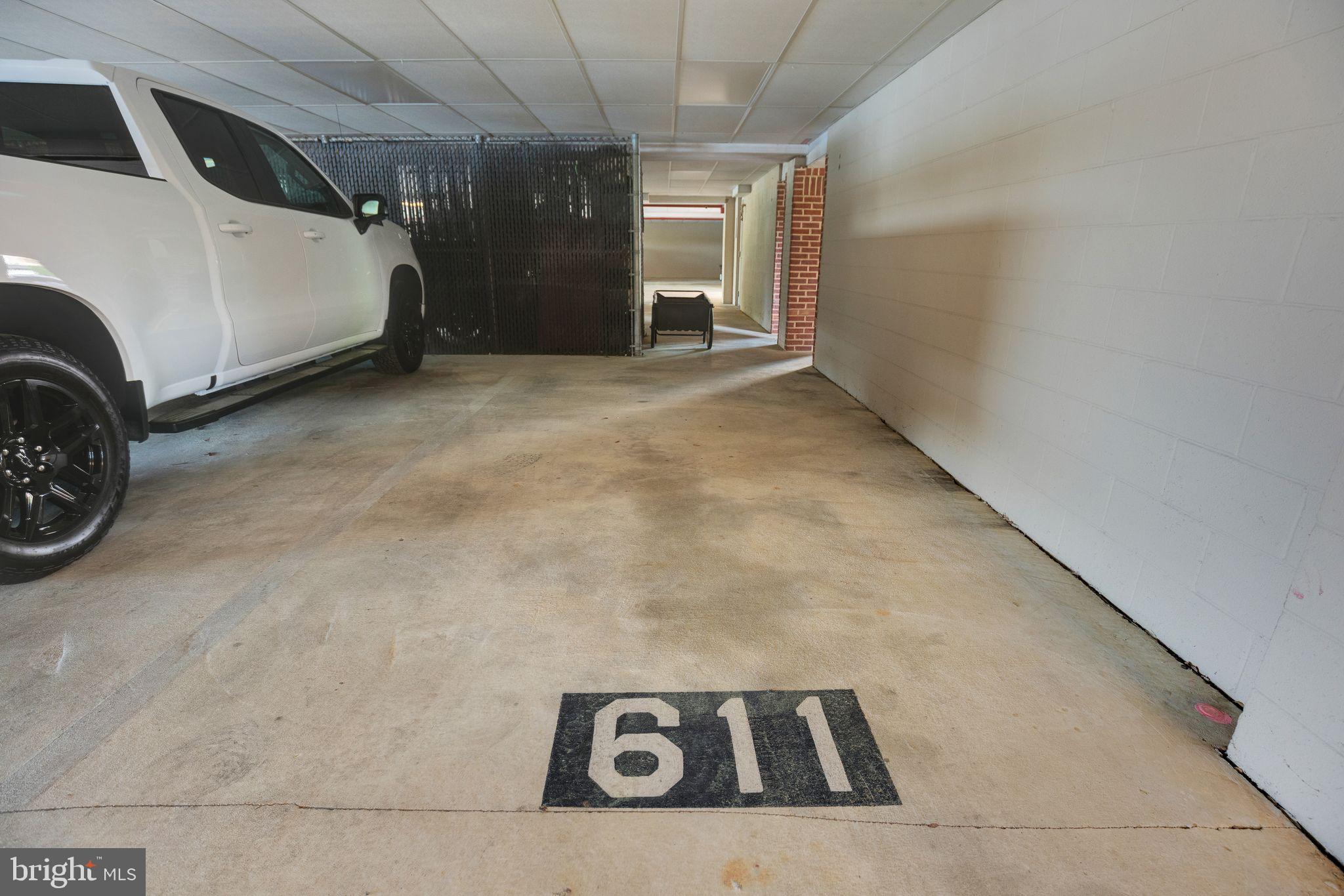 OYSTER BAY CONDOMINIUMS - Residential