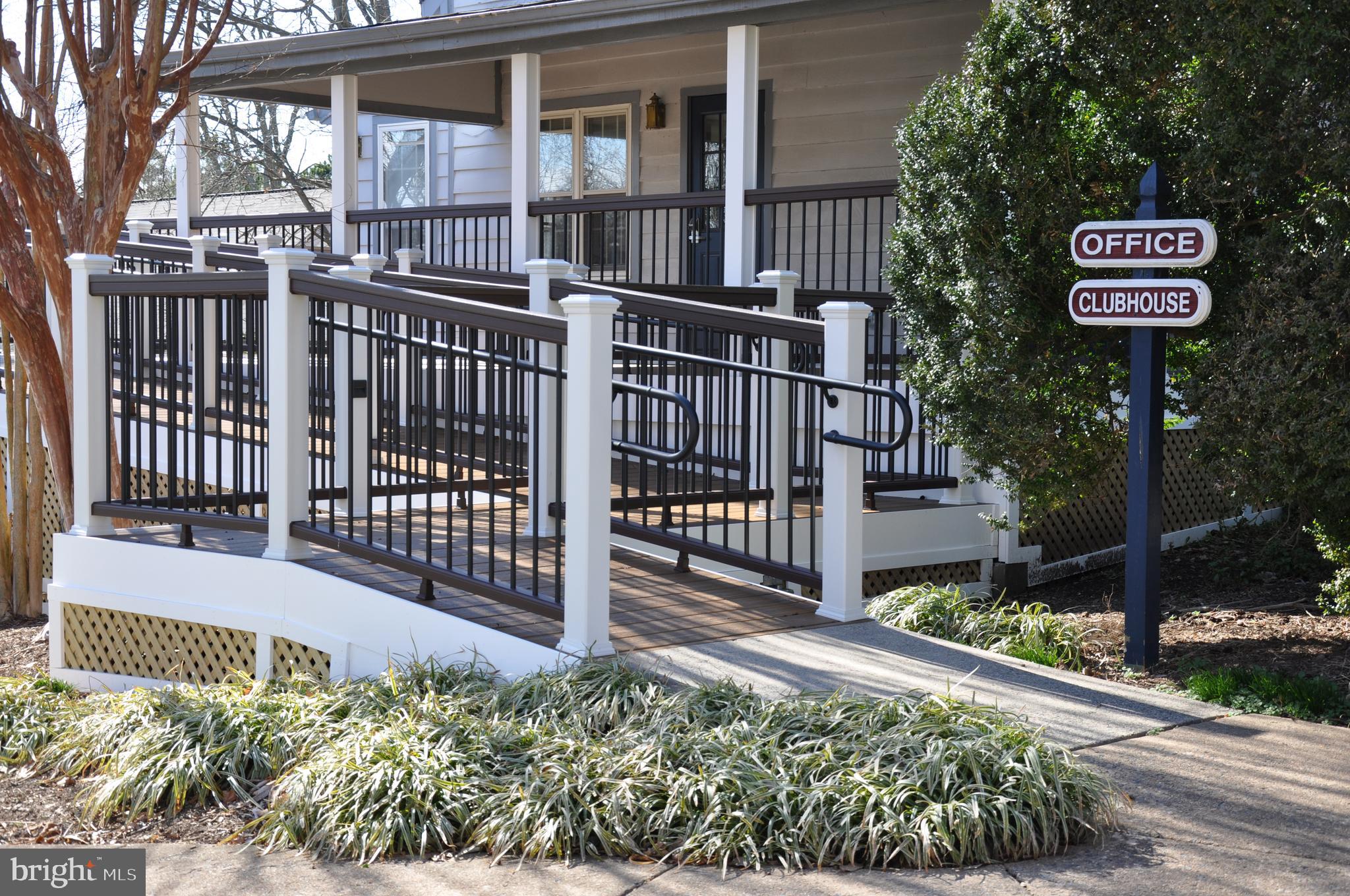 PONDS AT CENTREVILLE - Residential