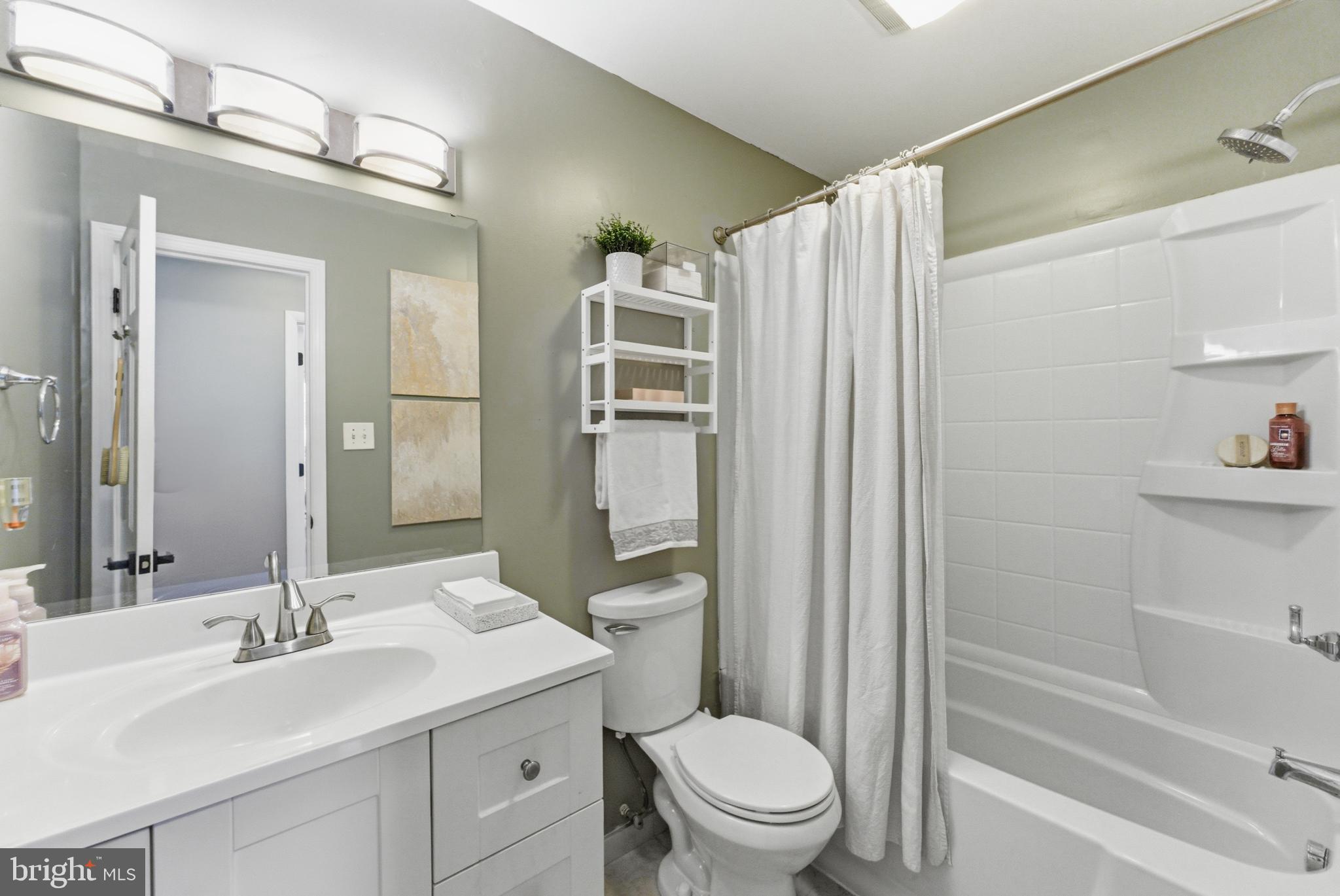 MONTICELLO WOODS - Residential