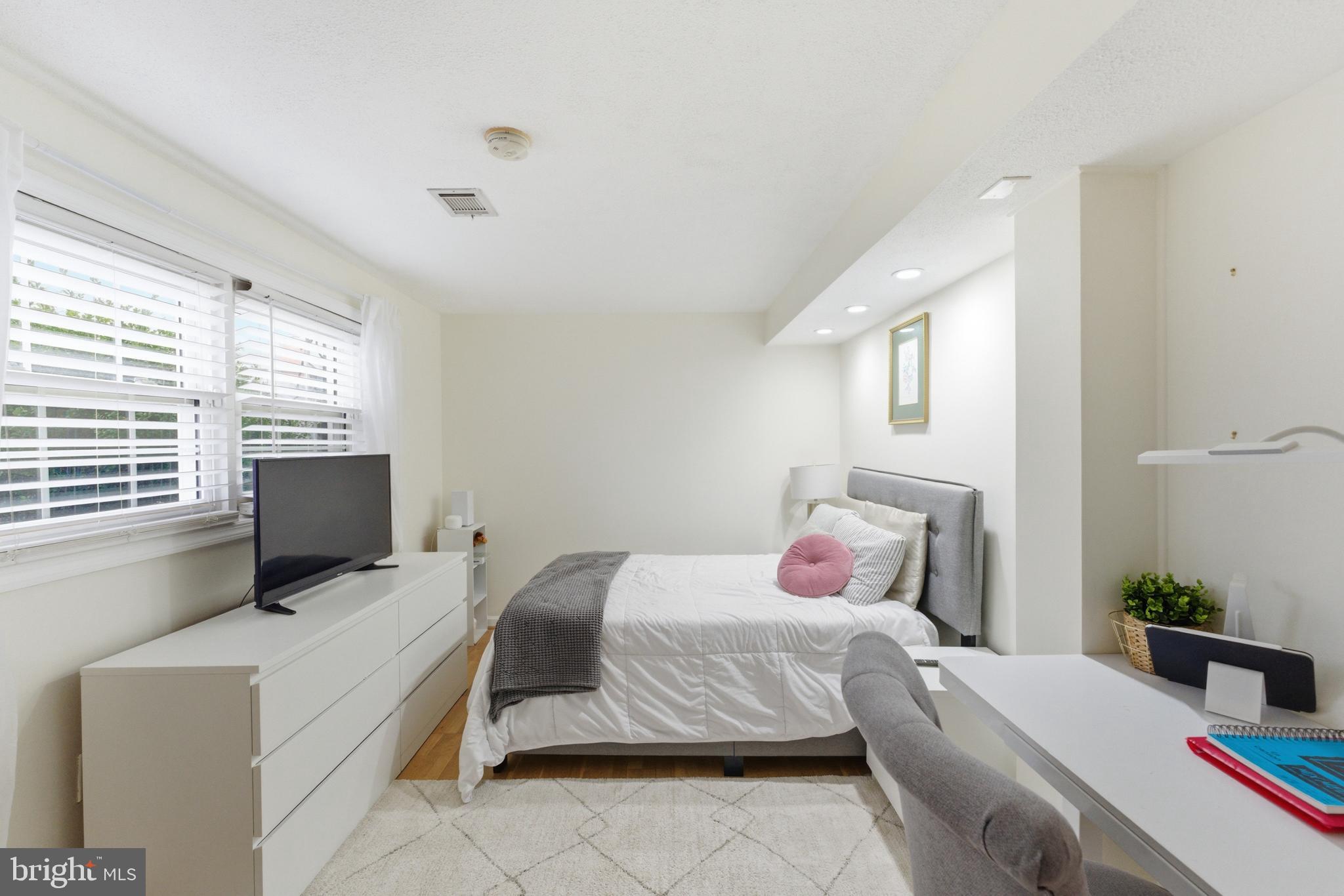 MONTICELLO WOODS - Residential