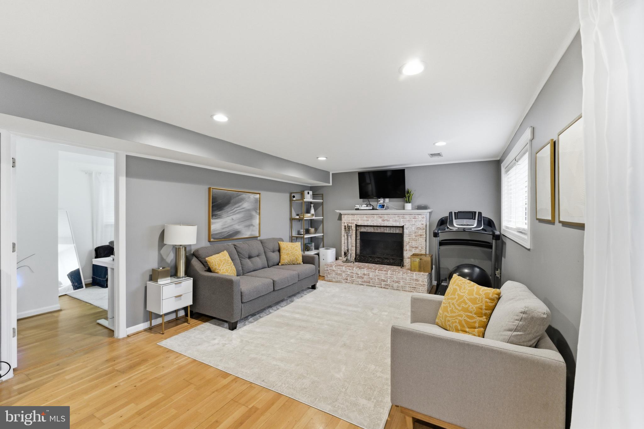 MONTICELLO WOODS - Residential