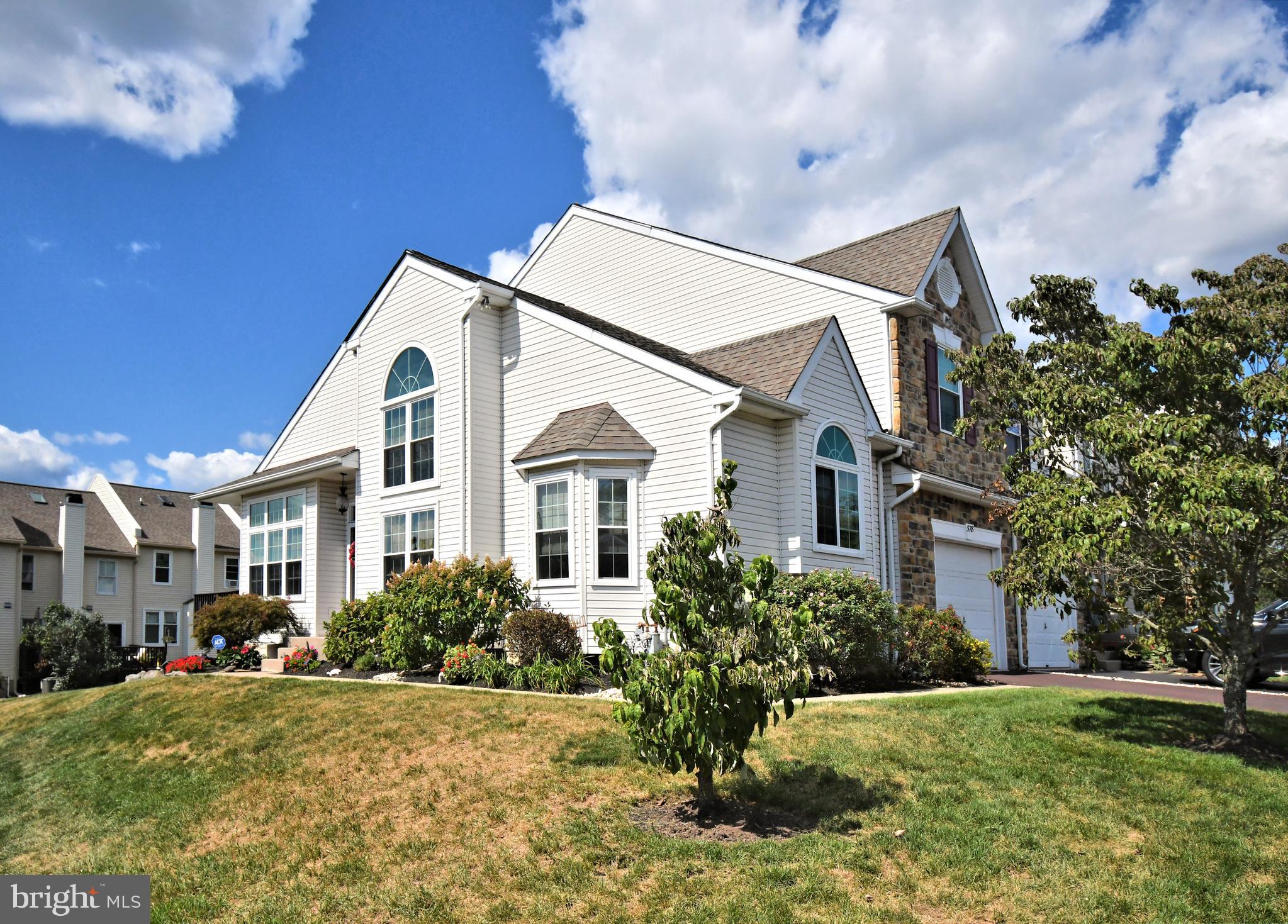 Experience the perfect blend of style and comfort in this beautifully designed 1,574 Sq ft Townhouse located at 578 Harrington Court. Boasting 3 spacious bedrooms and 2.5 revitalized bathrooms, this gem offers a luxurious stress-free lifestyle.
Step inside to a welcoming ambiance complimented by the majesty of a Cathedral Ceiling. A first floor master suite awaits, providing a private retreat designed for relaxation. Culinary enthusiasts will adore the gourmet kitchen, updated with top-of-the-line appliances and ample space allowing for effortless meal preparation.
Versatility is key, with a large rear deck presenting the ideal location for hosting gatherings or simply enjoying the serenity of your surroundings. Stay comfortable year-round, courtesy of a newer heating system, natural gas heating and cooking, and new windows installed throughout in 2020.
A full basement offers an abundance of extra storage space or potential for additional living area. Safety is at the forefront, with off street parking available and the property highlights low fees. For peace of mind, the roof was effectively replaced in 2016 contributing to the overall low maintenance nature of this home.
Imagine the luxury of living in this inviting townhouse, offering the perfect balance of comfort and modern elegance. Don't miss out on the chance to make it yours. Schedule a showing or contact us for more information today.
