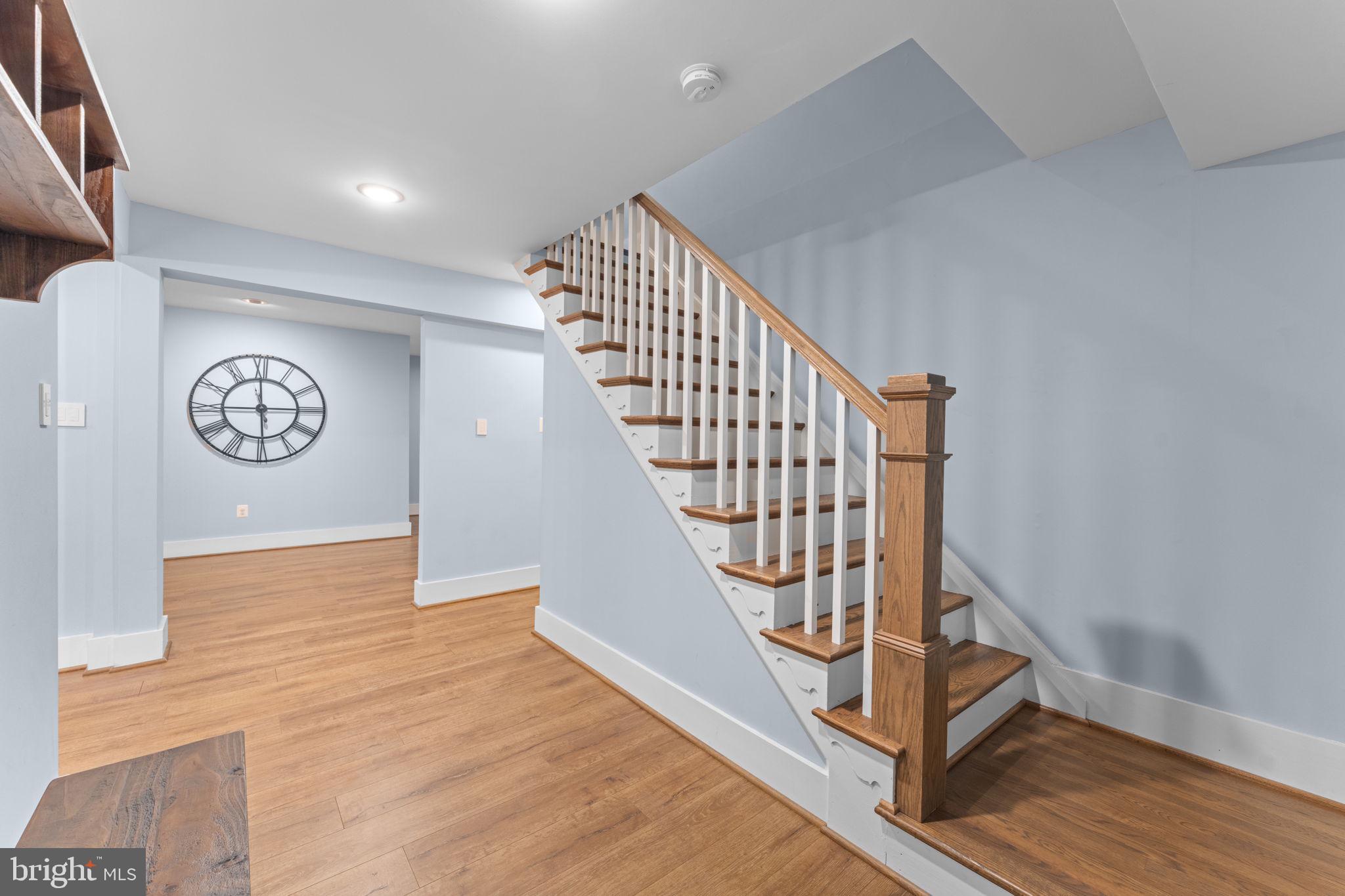 WILLIAMSBURG VILLAGE - Residential