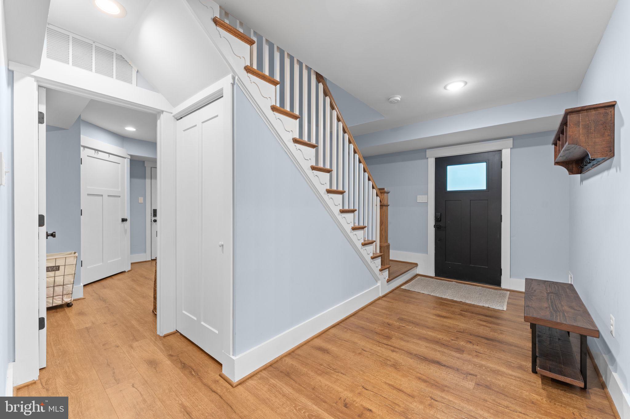 WILLIAMSBURG VILLAGE - Residential