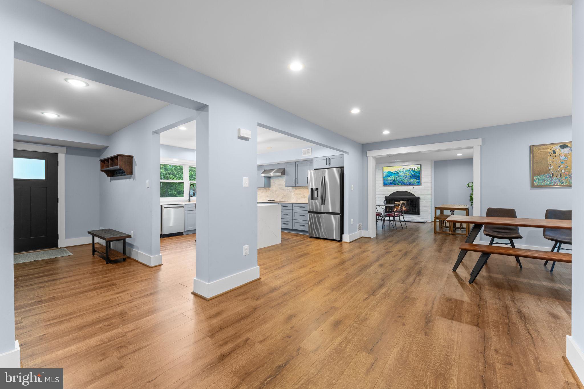 WILLIAMSBURG VILLAGE - Residential