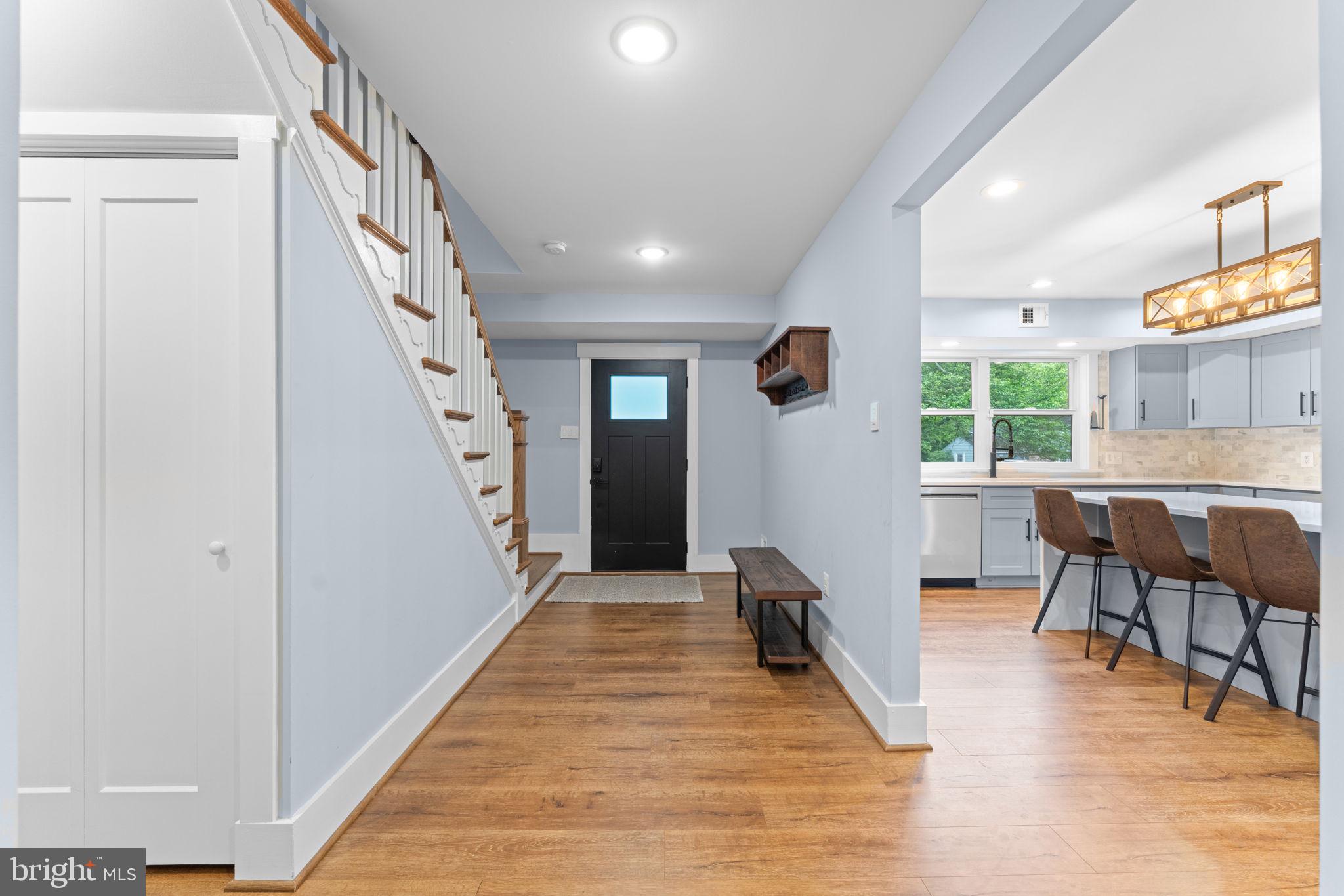 WILLIAMSBURG VILLAGE - Residential