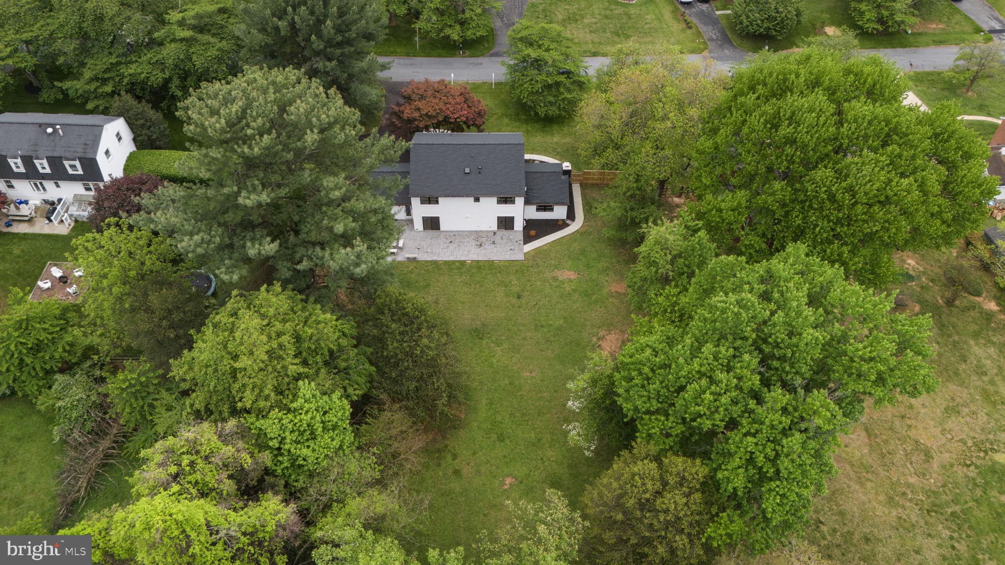 WILLIAMSBURG VILLAGE - Residential