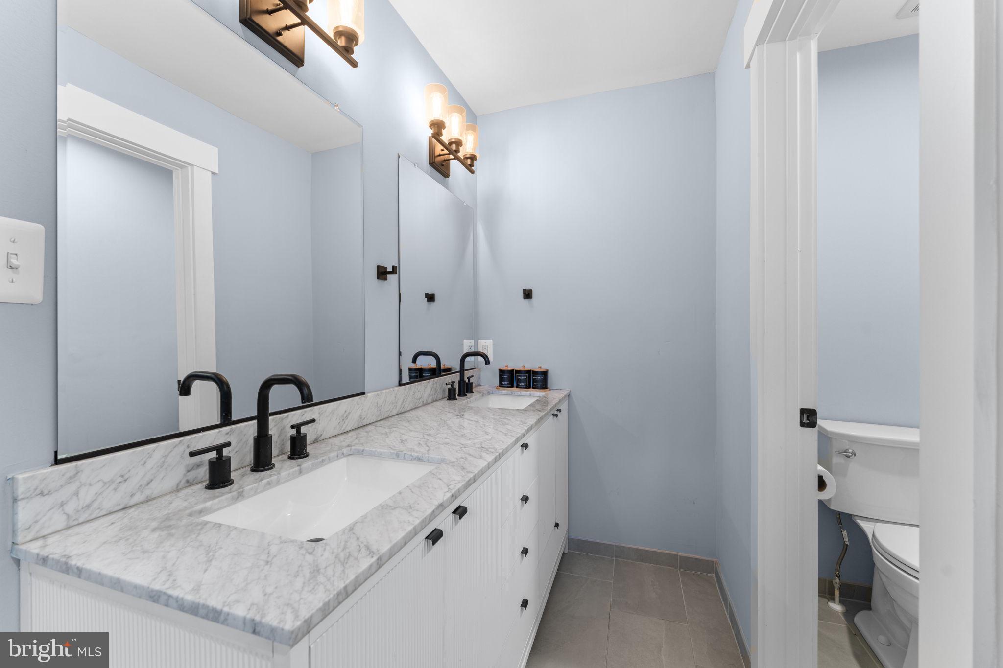WILLIAMSBURG VILLAGE - Residential