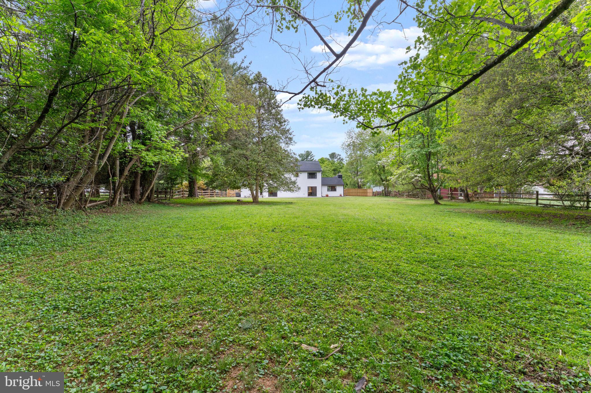 WILLIAMSBURG VILLAGE - Residential