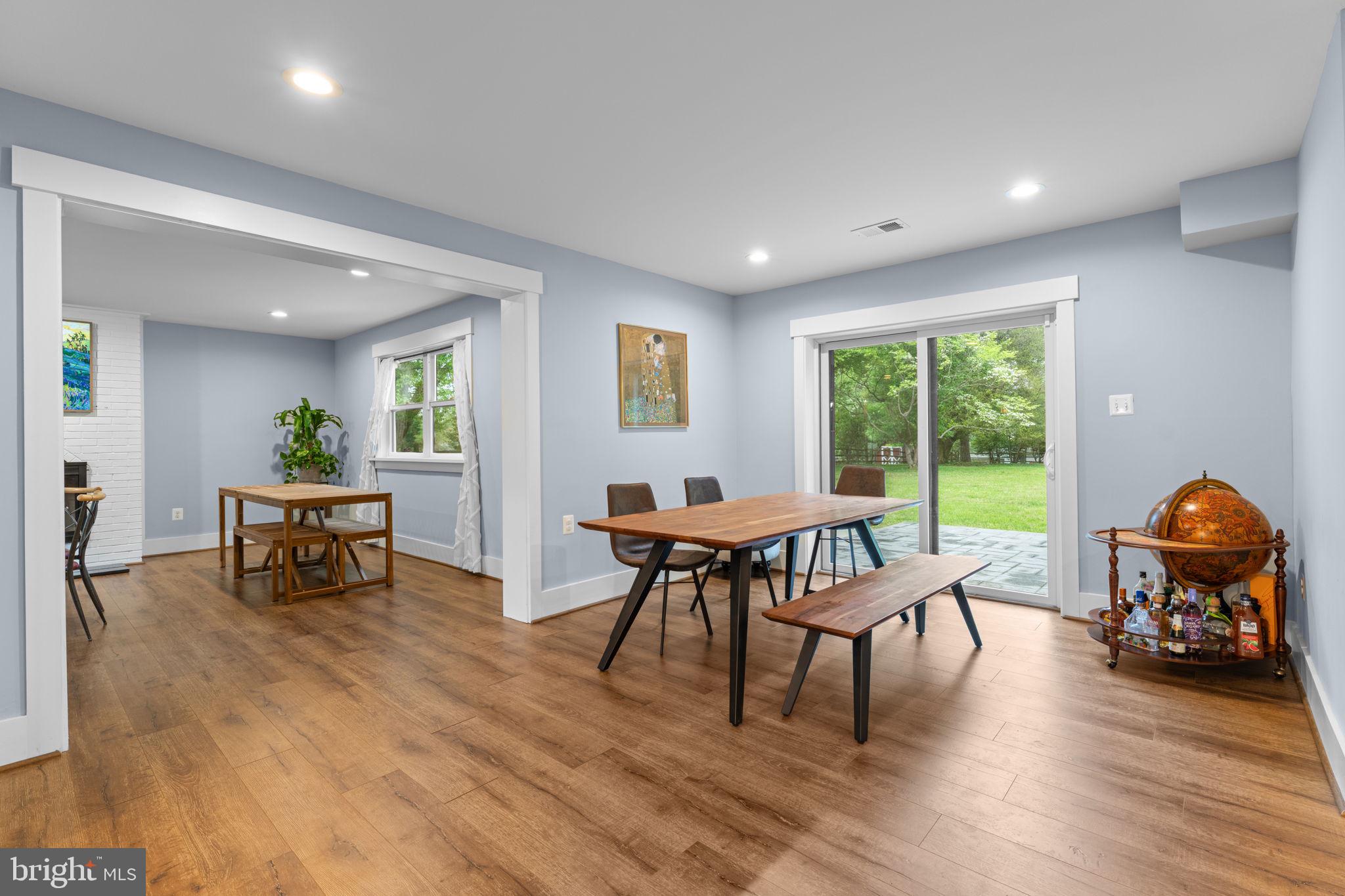 WILLIAMSBURG VILLAGE - Residential