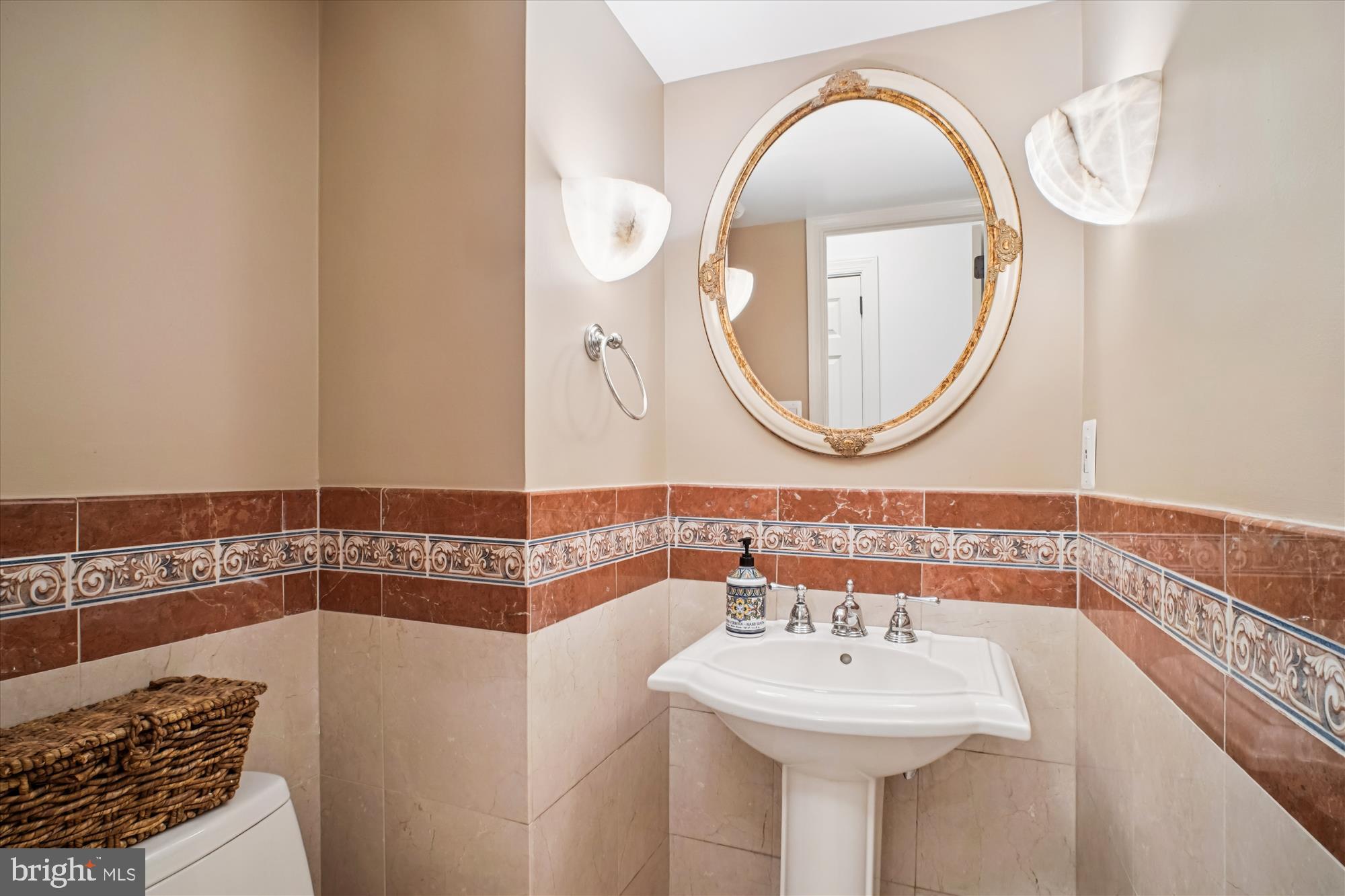 CHAIN BRIDGE FOREST - Residential