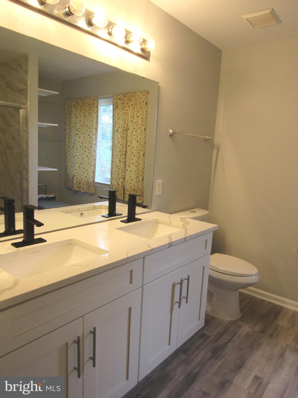 MITCHELLVILLE EAST - Residential