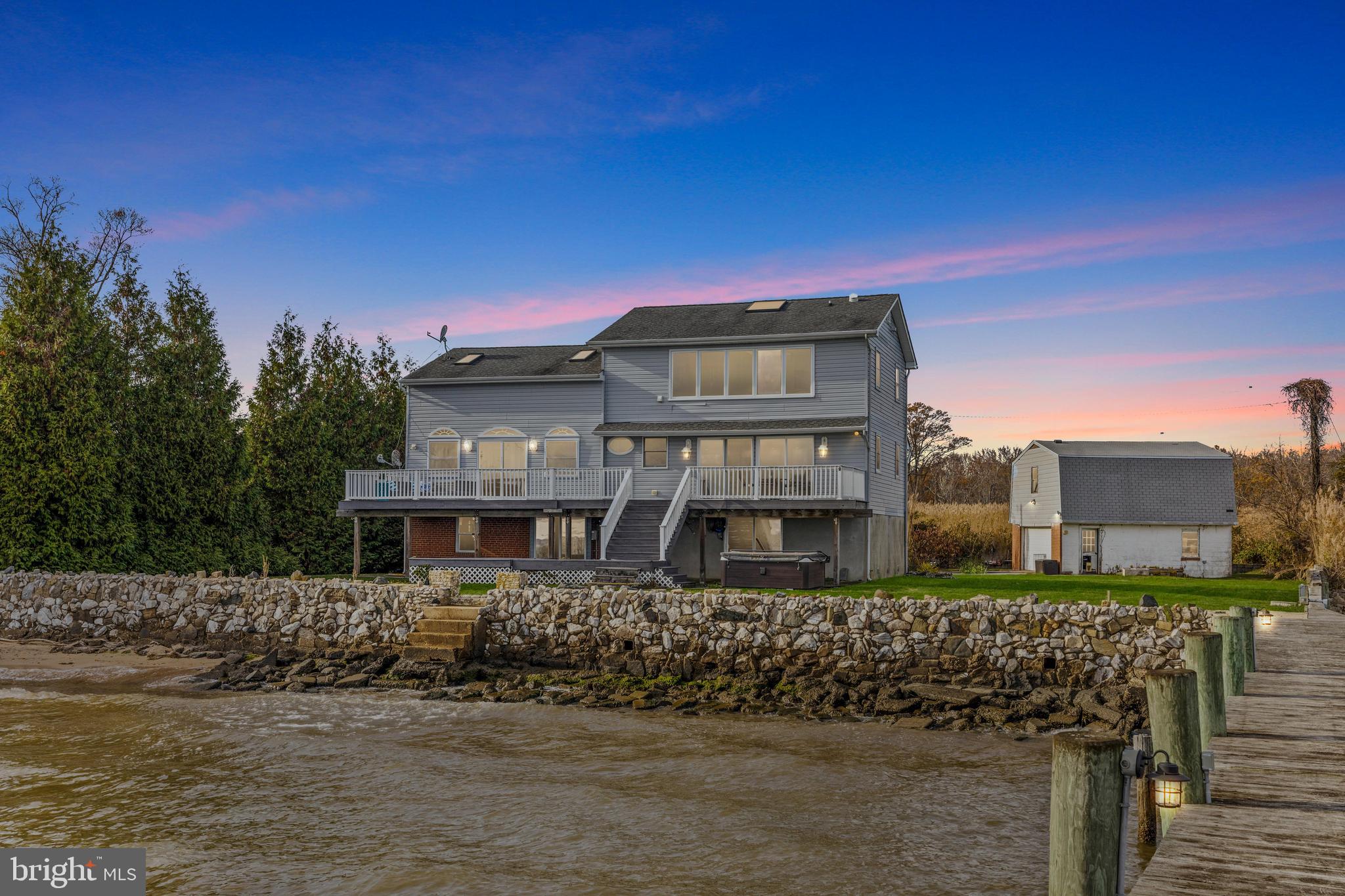 BOWLEYS QUARTERS - Residential