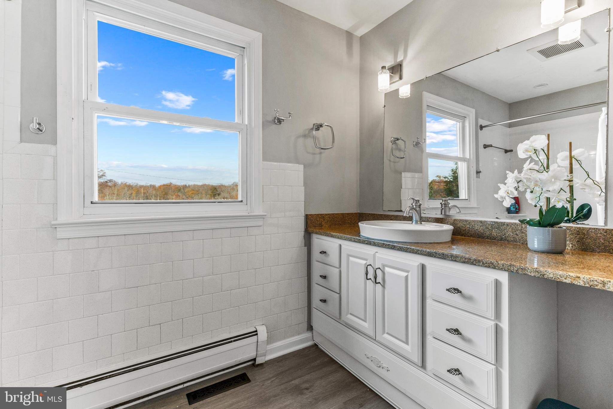 BOWLEYS QUARTERS - Residential