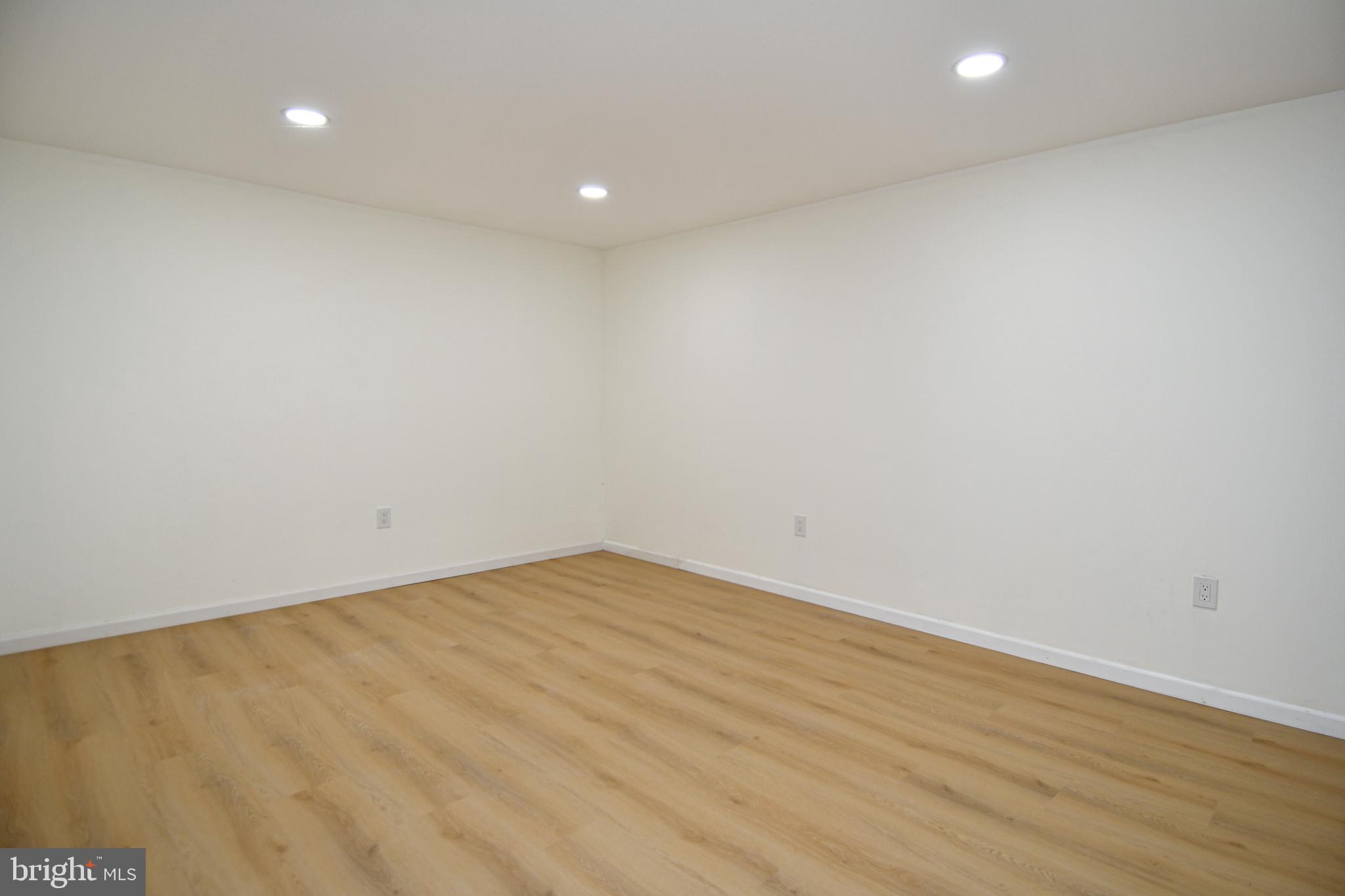 DAMASCUS OUTSIDE - Residential