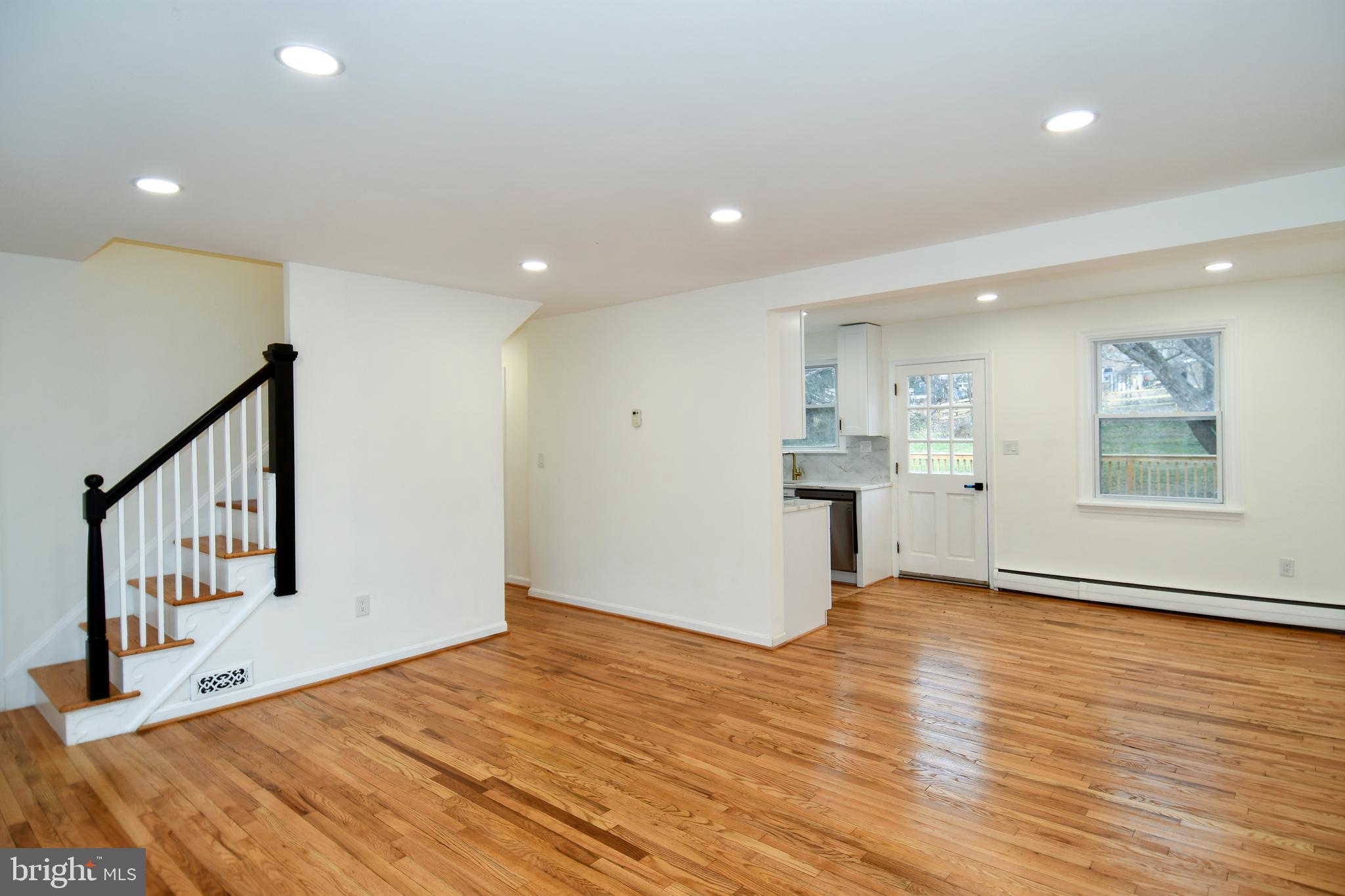 DAMASCUS OUTSIDE - Residential