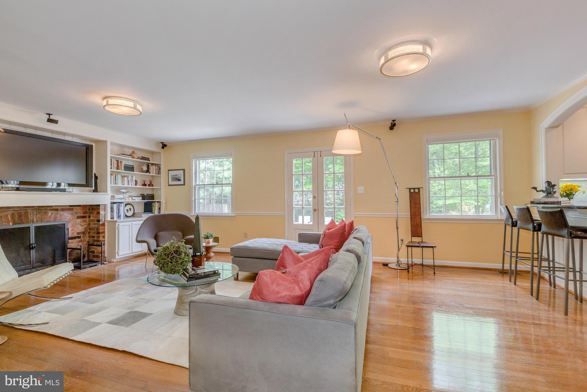 RIVER FALLS - Residential