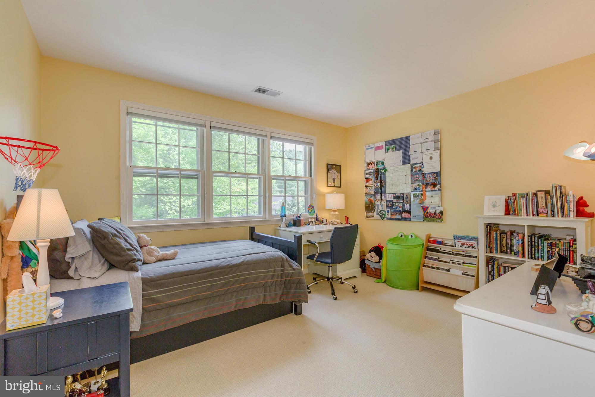 RIVER FALLS - Residential