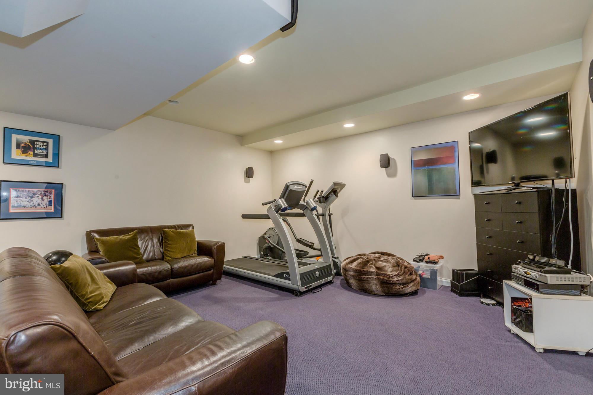 RIVER FALLS - Residential