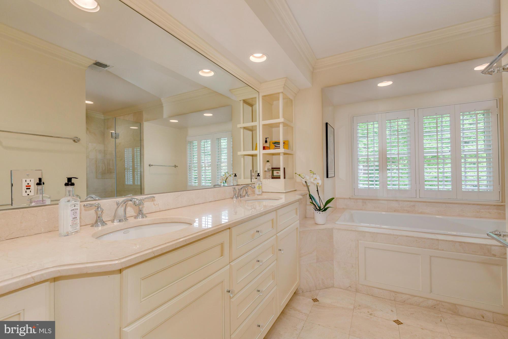 RIVER FALLS - Residential