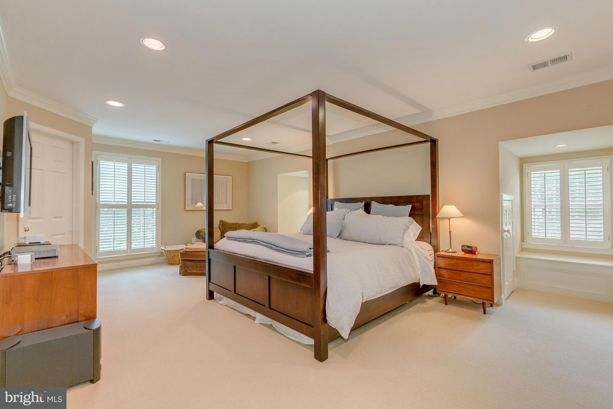 RIVER FALLS - Residential