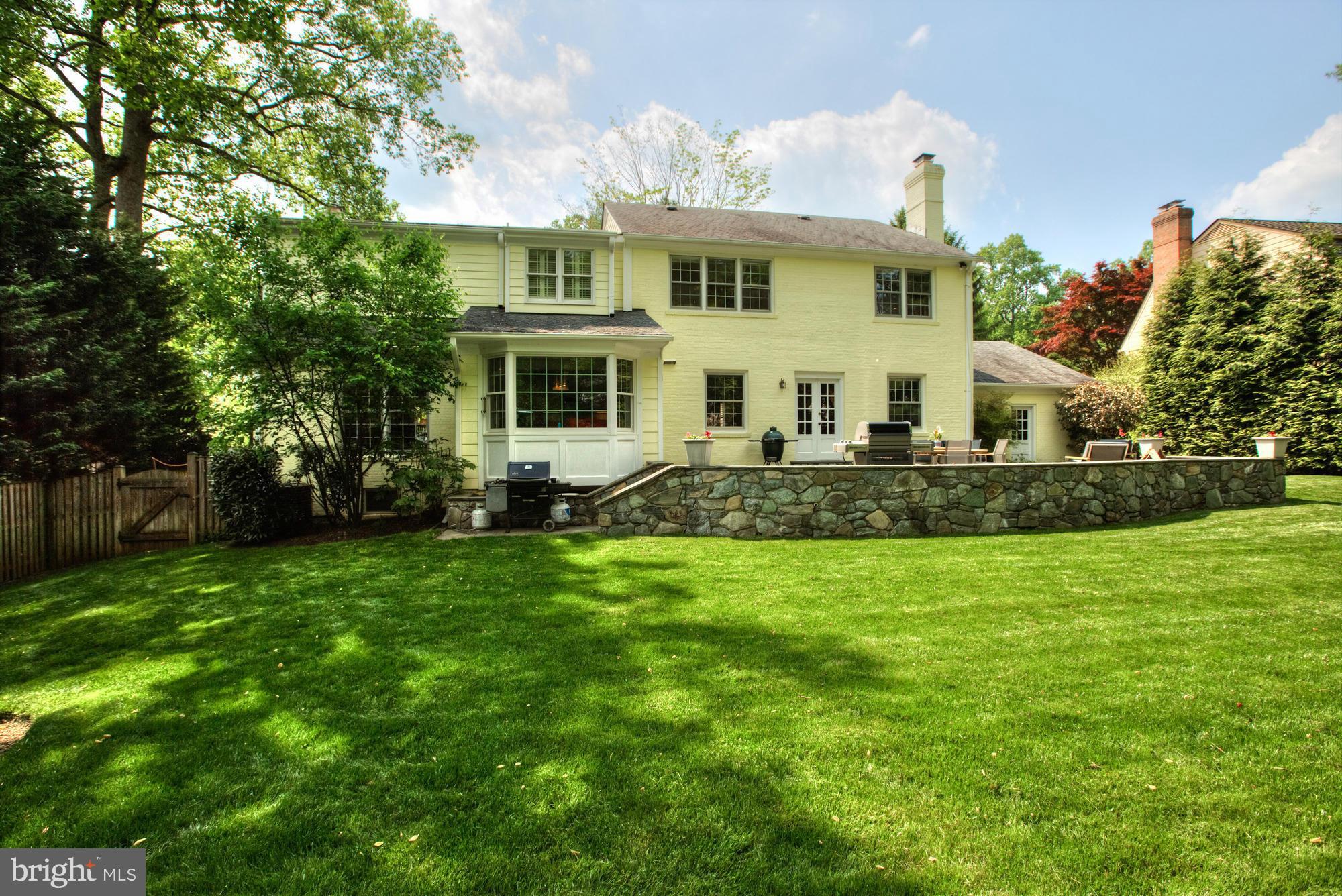 RIVER FALLS - Residential