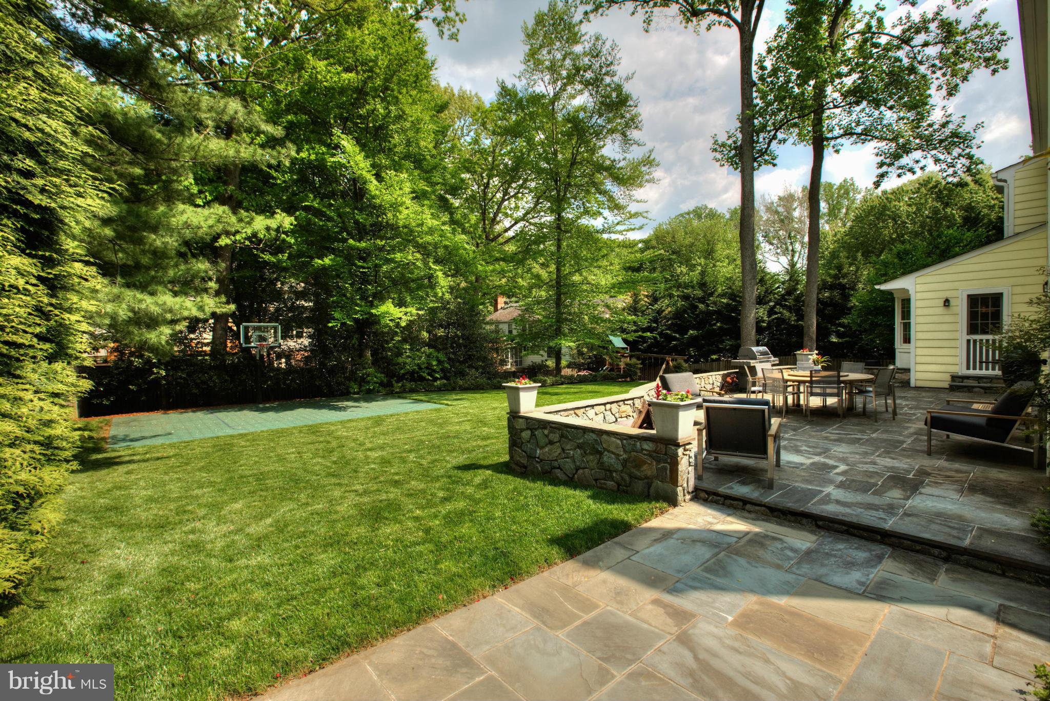 RIVER FALLS - Residential