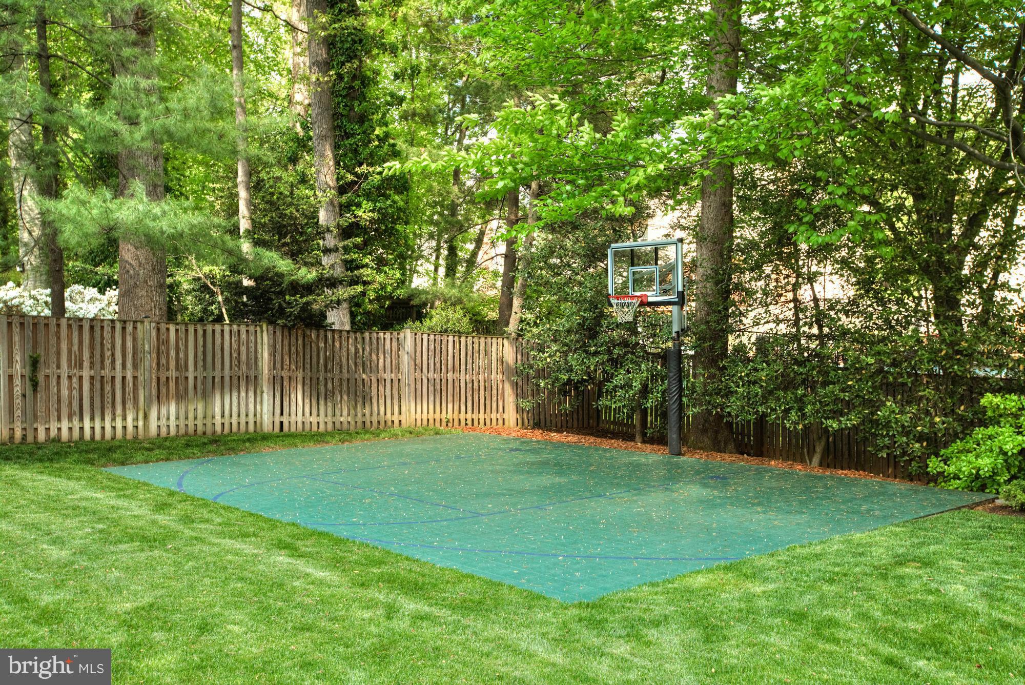 RIVER FALLS - Residential