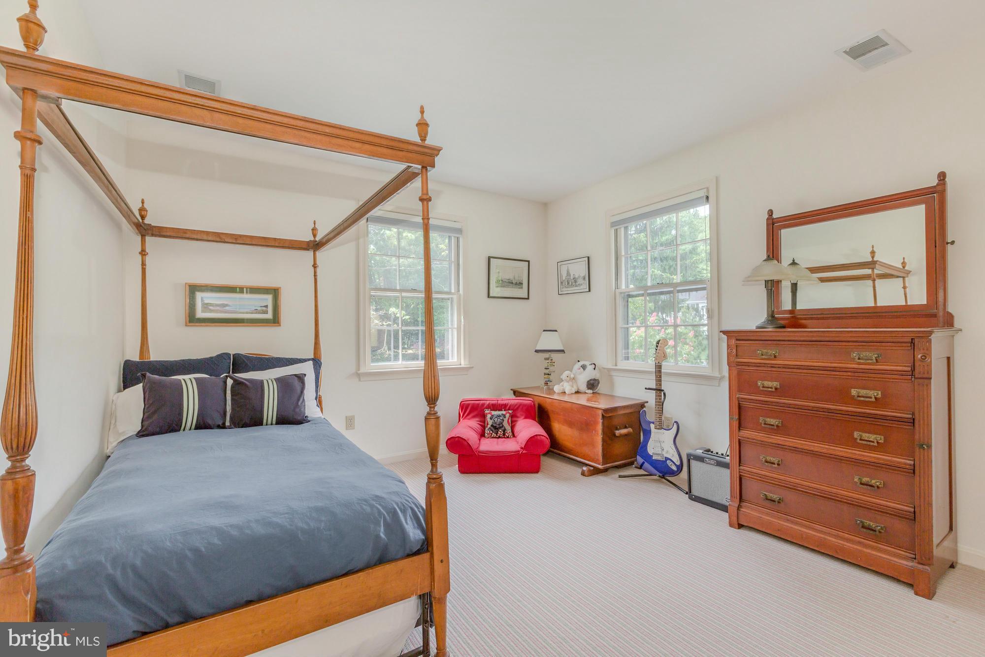 RIVER FALLS - Residential