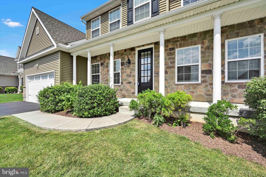 Photo of 628 Warminster Lane, LITITZ, PA 17543 (MLS # PALA2070200)